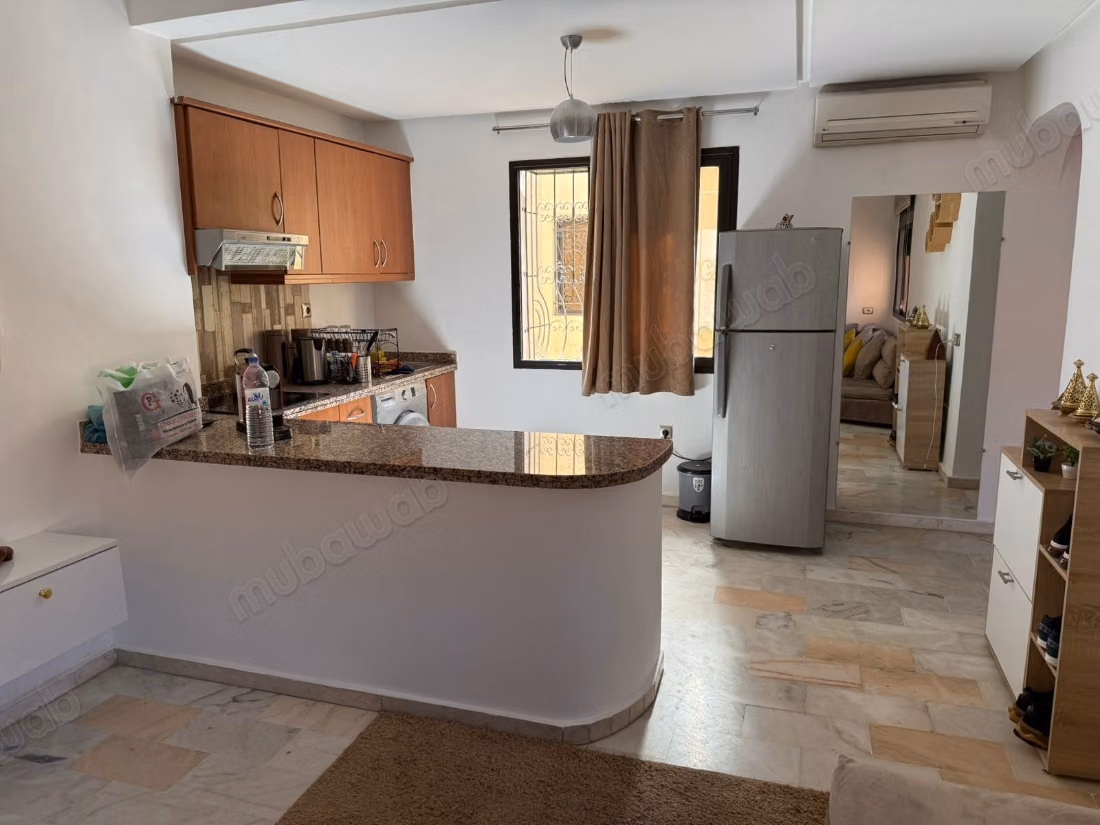 Superbe appartement à louer à Guéliz. 
Surface totale 60 m². 
Meublé