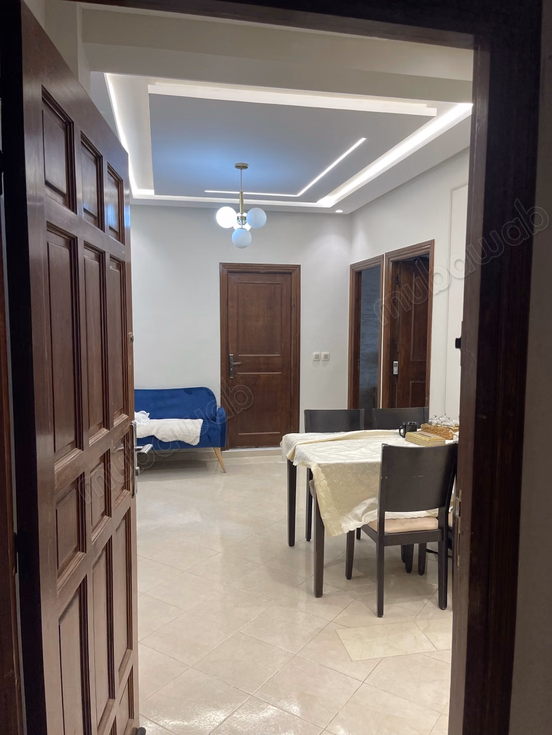Vendita di un bel appartamento a deroua. 5 camere confortevoli. Sistema satellitare e soggiorno marocchino