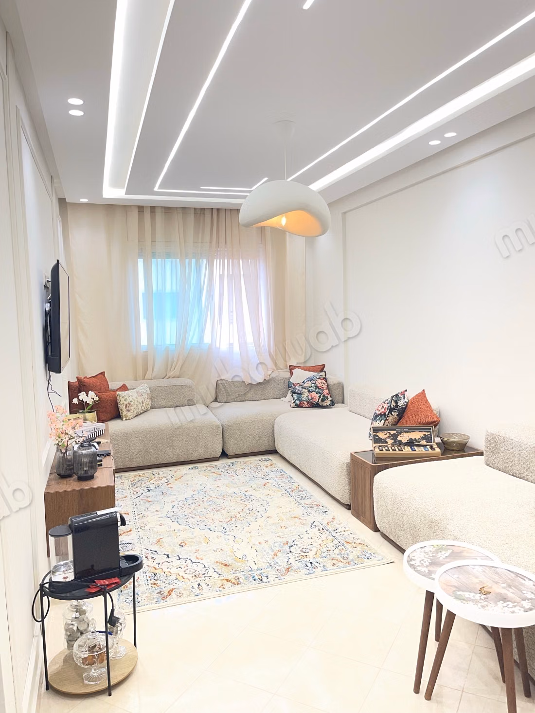 Vendita di un bel appartamento a deroua. 5 camere confortevoli. Sistema satellitare e soggiorno marocchino