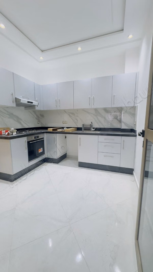 Très bel appartement en location à Marjane. 2 belles chambres. Avec ascenseur