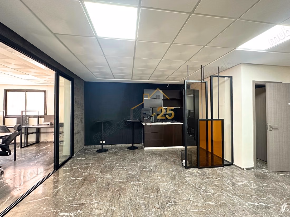 Espacio de Oficina Amueblado en Venta - Majorelle