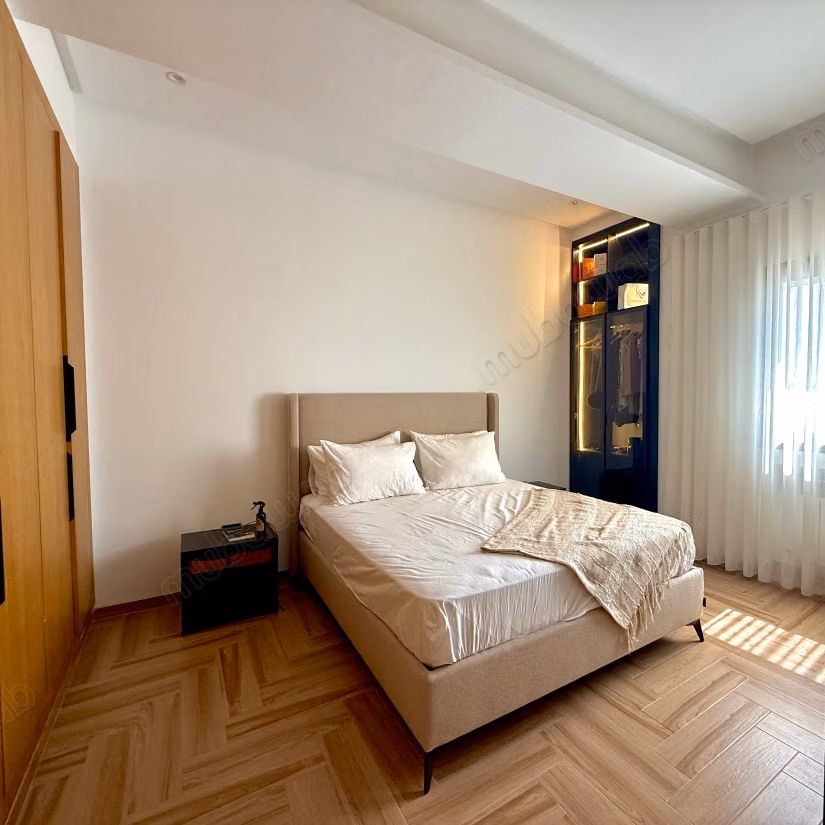Appartement en vente à Chotrana 1. Superficie 75 m². Double vitrage et chauffage central