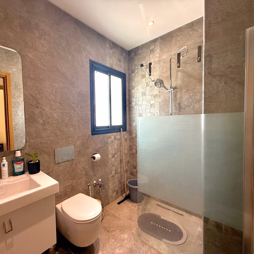 Appartement en vente à Chotrana 1. Superficie 75 m². Double vitrage et chauffage central
