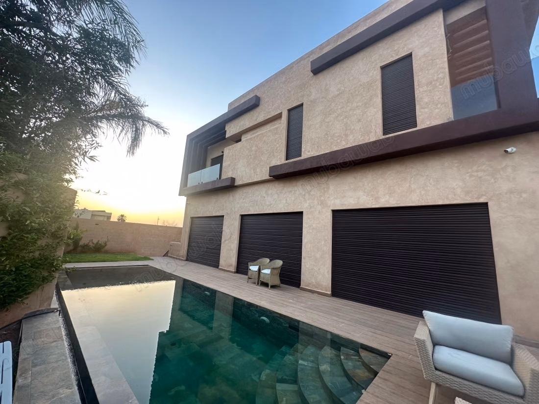Espléndida villa en alquiler en Agdal. Superficie 400 m². Bien amueblado