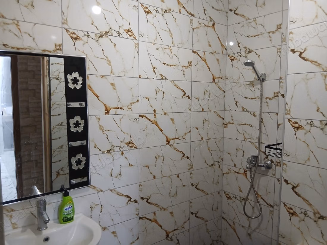 Appartementen te huur in Oulad Wajih. 3 kamers. Satellietschotel, beveiliging en bewaking.