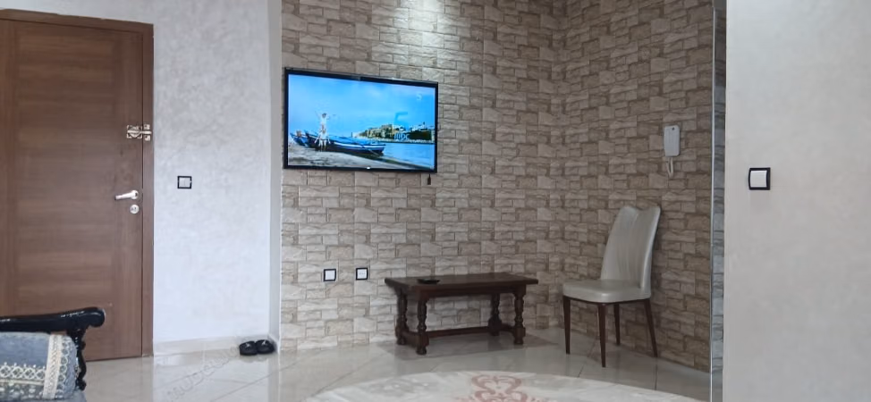 Appartementen te huur in Oulad Wajih. 3 kamers. Satellietschotel, beveiliging en bewaking.