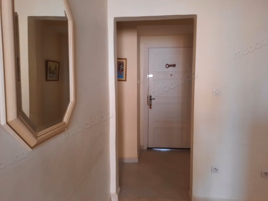 Affitto di un appartamento ad Al Wifaq. 2 camere. Lounge tradizionale e sistema di antenna parabolica