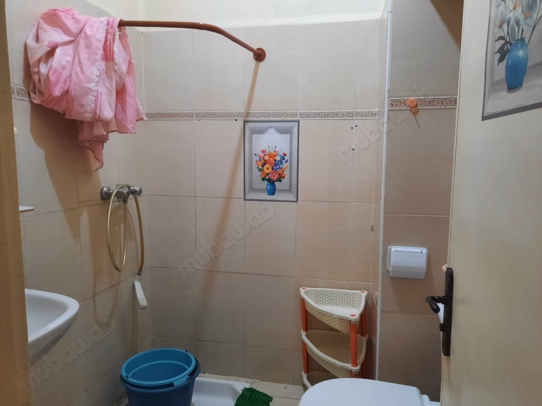 Affitto di un appartamento ad Al Wifaq. 2 camere. Lounge tradizionale e sistema di antenna parabolica