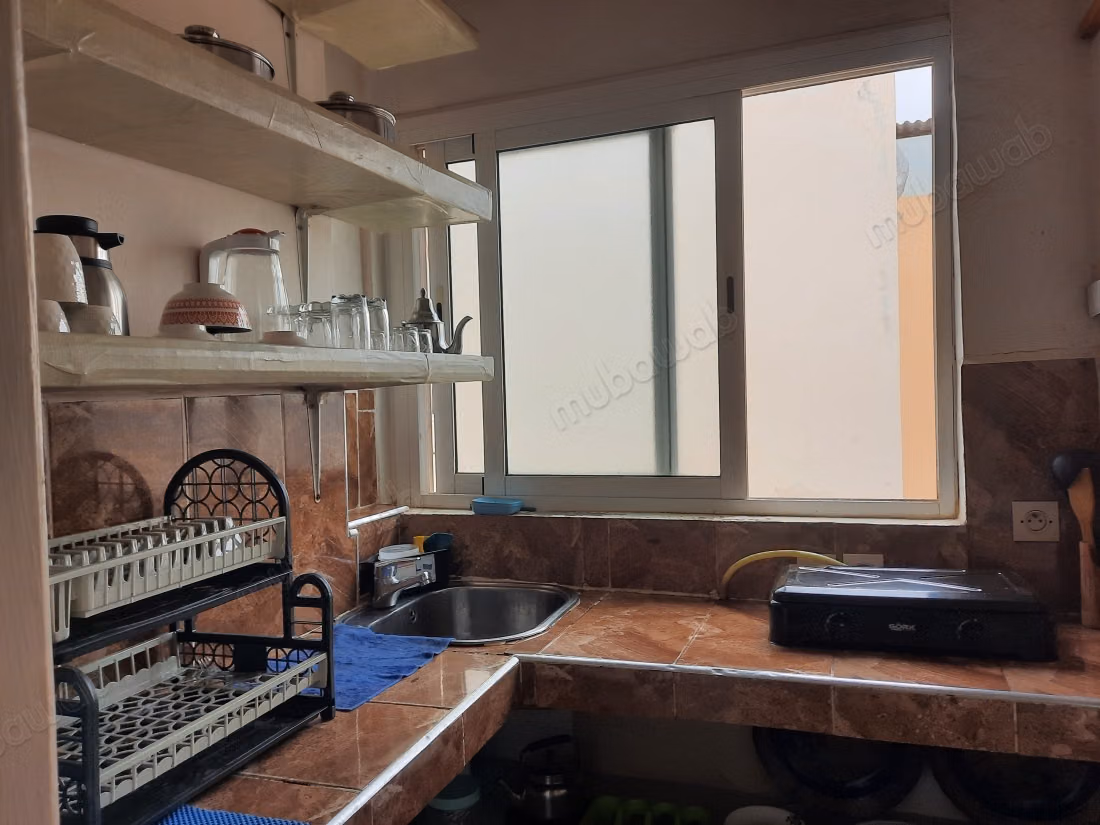 Affitto di un appartamento ad Al Wifaq. 2 camere. Lounge tradizionale e sistema di antenna parabolica