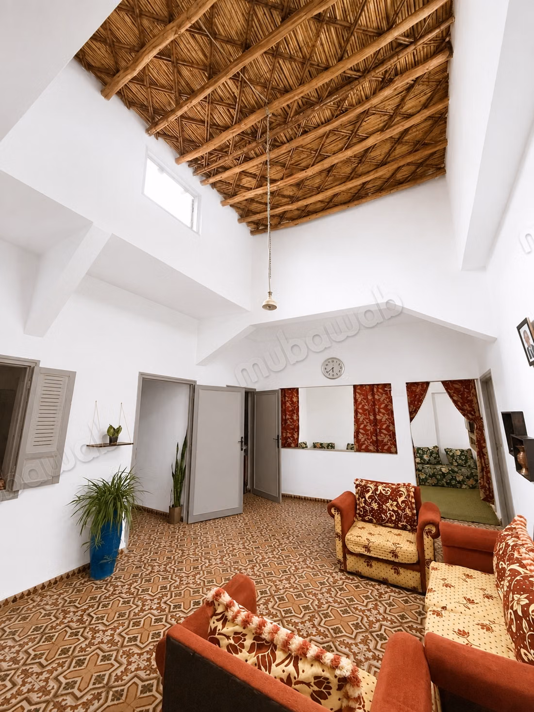 Superbe riad à vendre à Assarag. 5 chambres. Salon marocain traditionnel