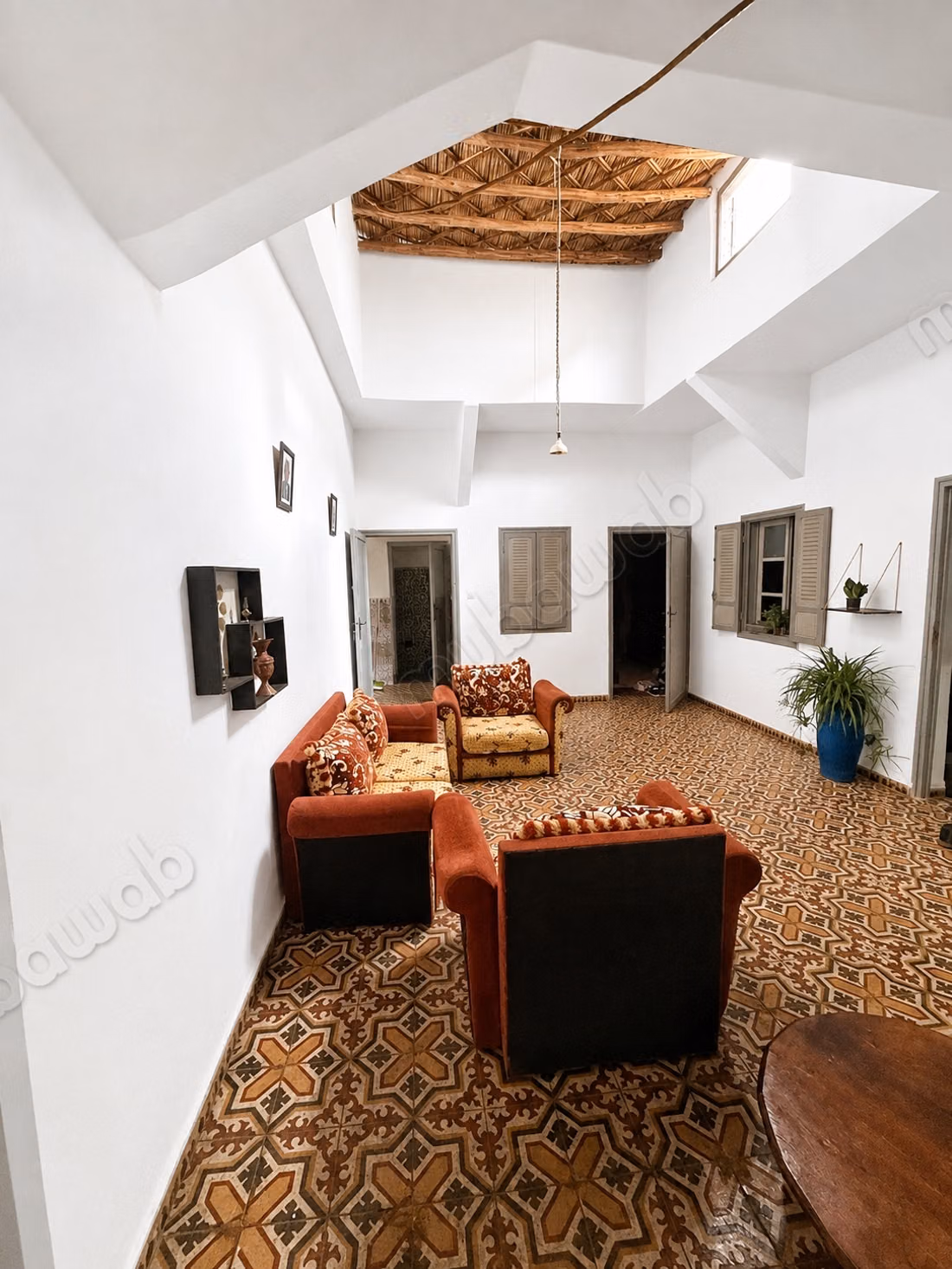 Superbe riad à vendre à Assarag. 5 chambres. Salon marocain traditionnel