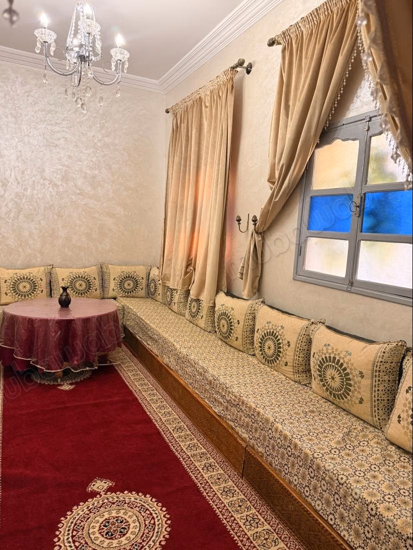 Superbe riad à vendre à Assarag. 5 chambres. Salon marocain traditionnel
