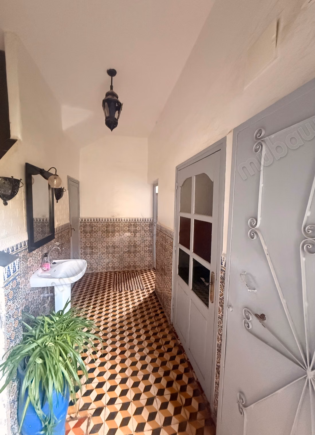 Superbe riad à vendre à Assarag. 5 chambres. Salon marocain traditionnel