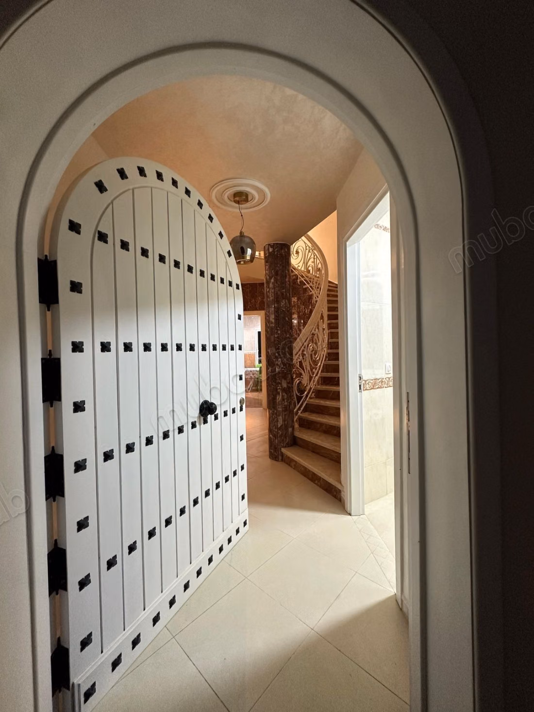 Belle villa à louer à Mdiq. 2 chambres magnifiques. Meublé
