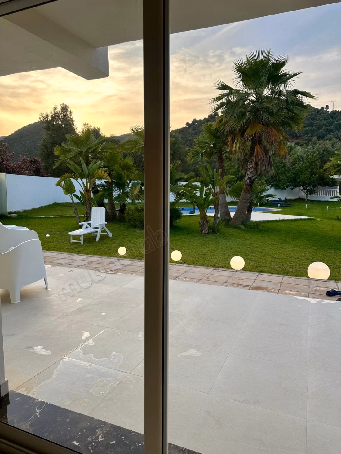 Belle villa à louer à Mdiq. 2 chambres magnifiques. Meublé