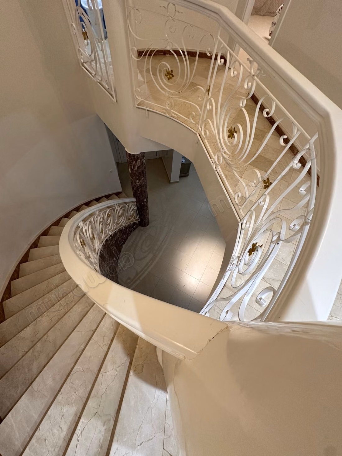 Belle villa à louer à Mdiq. 2 chambres magnifiques. Meublé