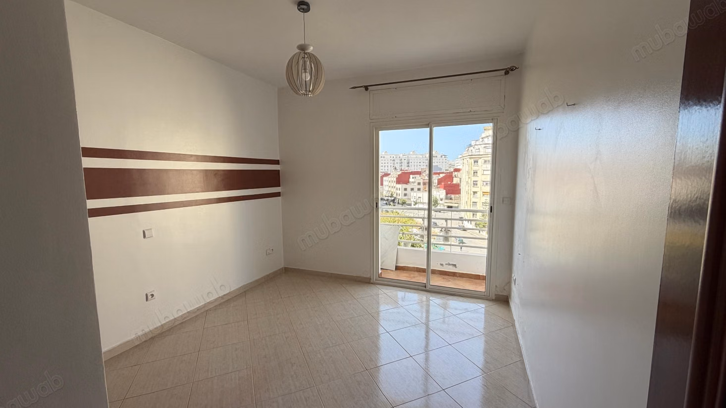 Appartement en location à Ahlane. 
3 chambres agréables. 
Avec ascenseur