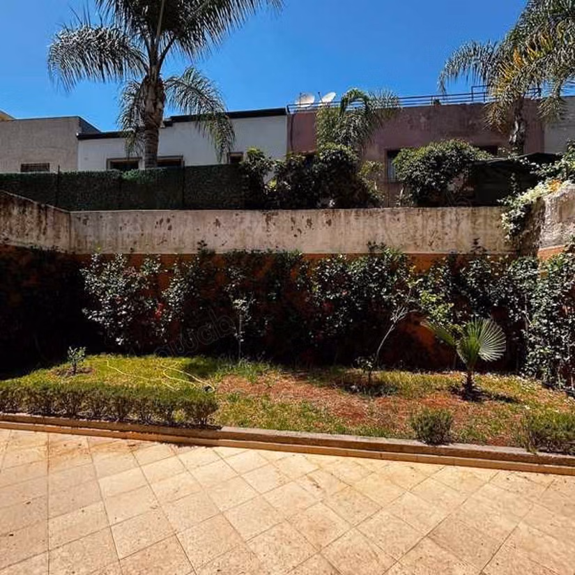 Villa en Venta de 253.0 m² en Bouskoura, Parque Industrial Cfcim