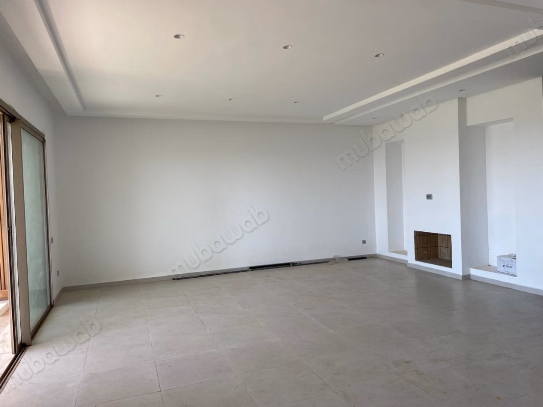 Magnifica villa arredata o vuota in affitto a Dar Bouazza. 5 grandi stanze. Arredata