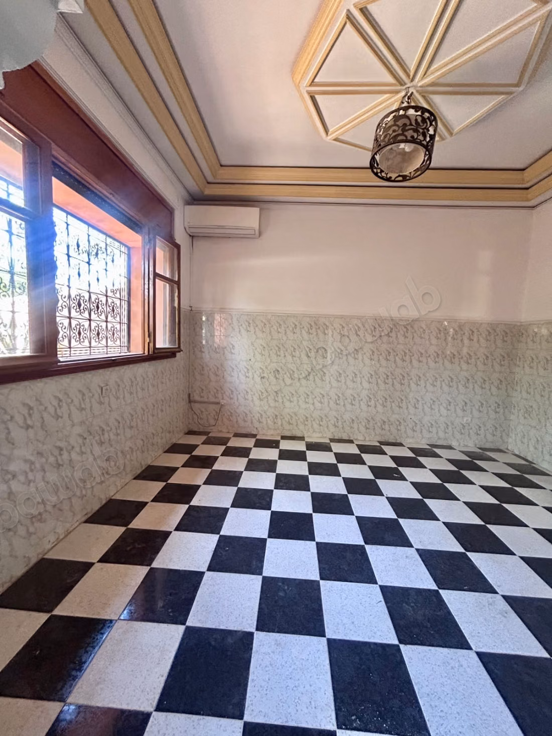 Villa Vide à vendre avec piscine privée 
Targa