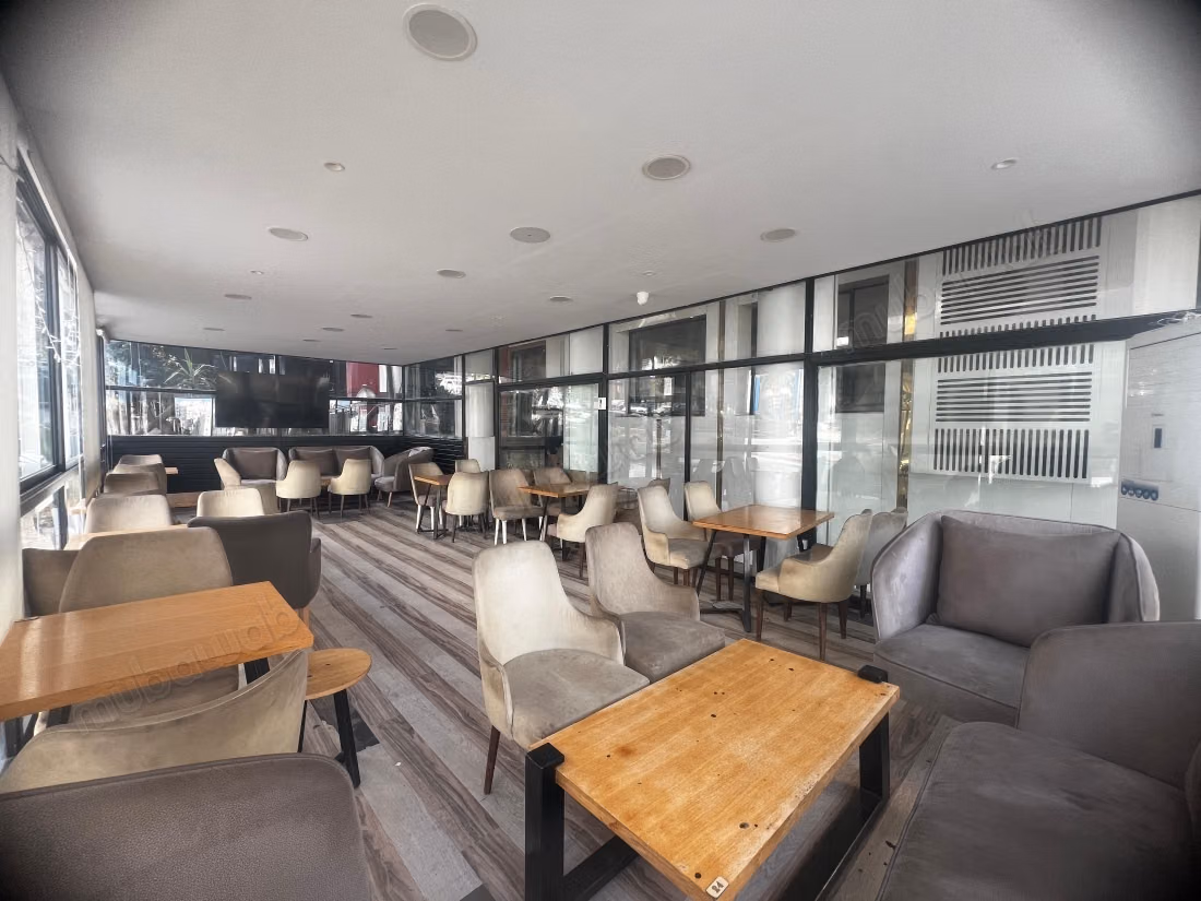 A Vendre Fonds de Commerce de 160 m² à Ennasr 2