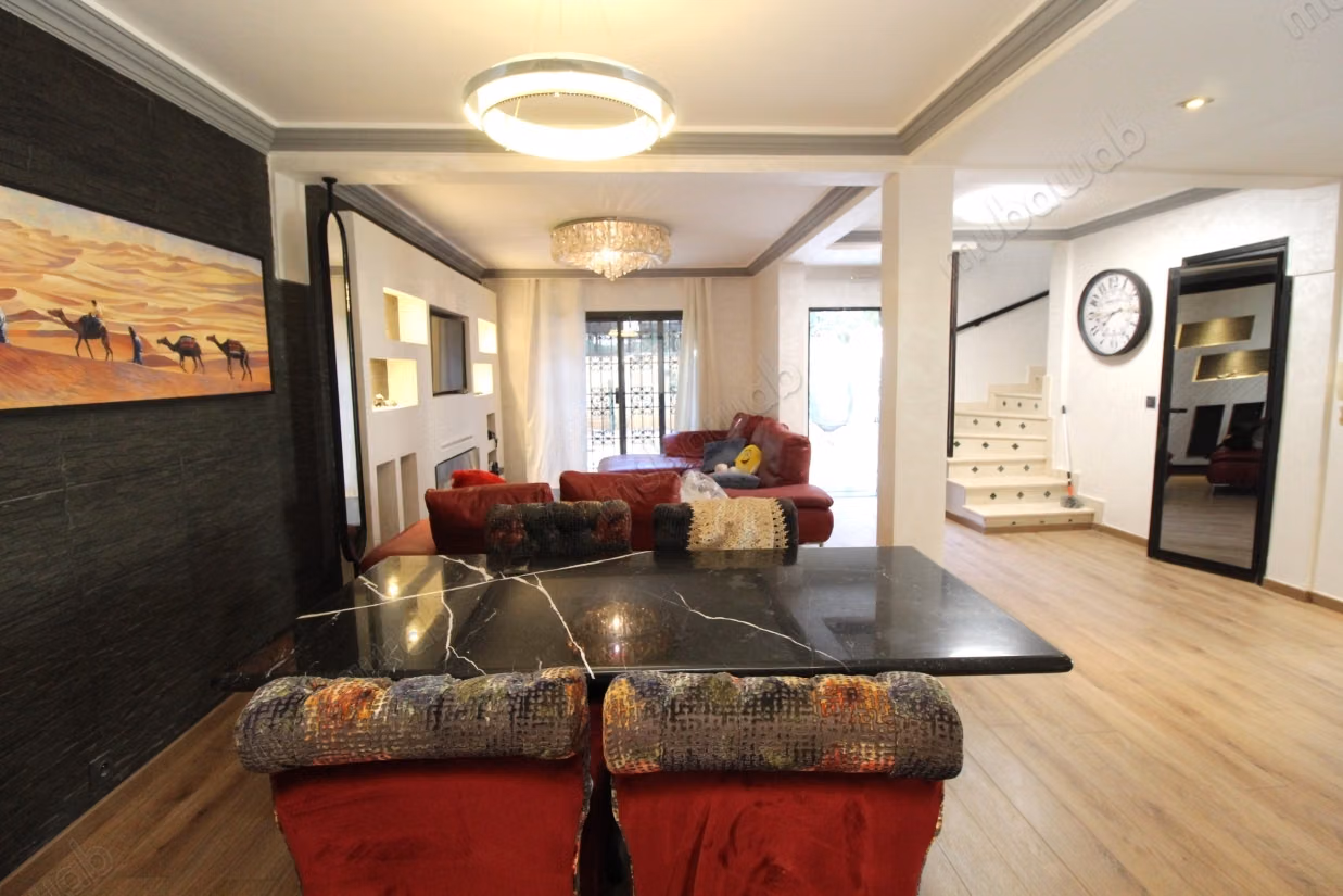 Encuentra tu próxima casa en Charaf. 4 hermosas habitaciones. Gran piscina