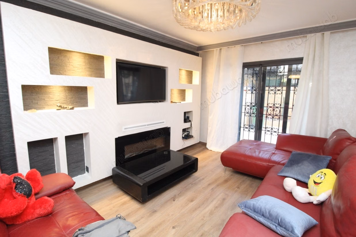 Encuentra tu próxima casa en Charaf. 4 hermosas habitaciones. Gran piscina