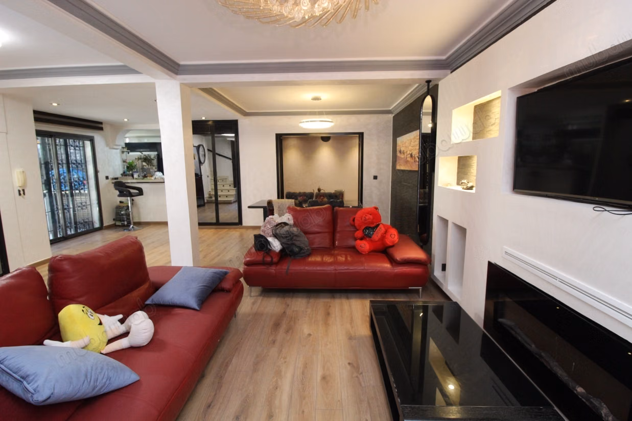 Encuentra tu próxima casa en Charaf. 4 hermosas habitaciones. Gran piscina