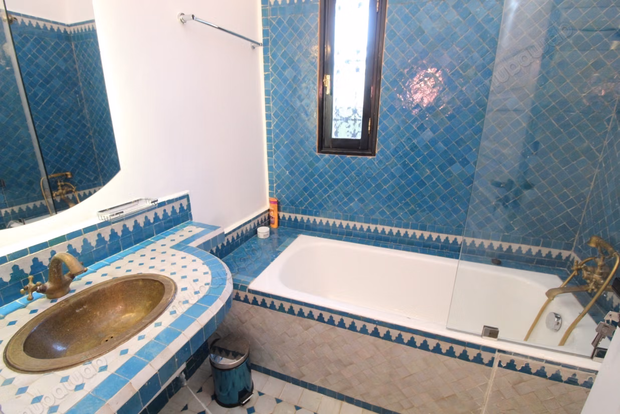 Encuentra tu próxima casa en Charaf. 4 hermosas habitaciones. Gran piscina