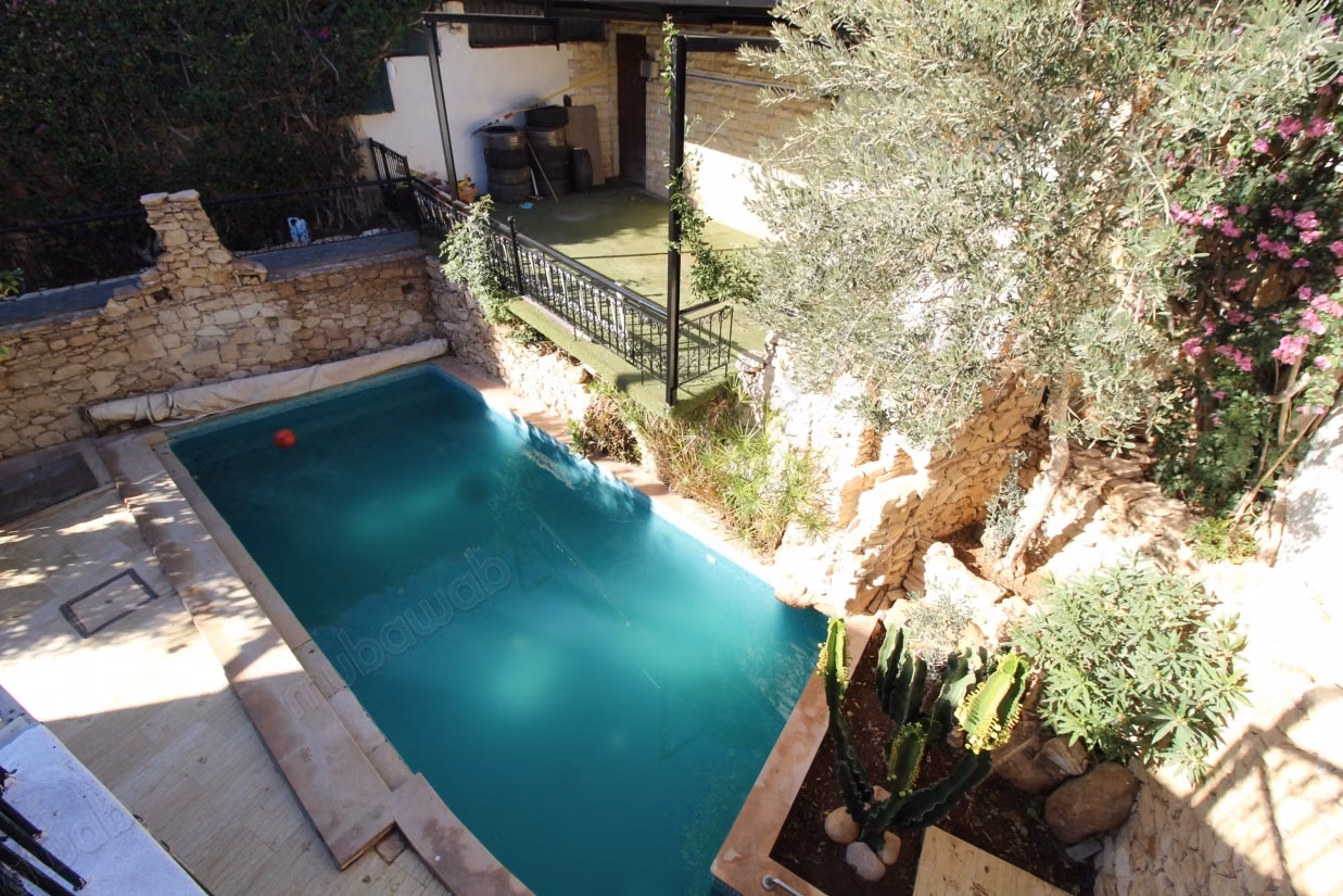 Encuentra tu próxima casa en Charaf. 4 hermosas habitaciones. Gran piscina