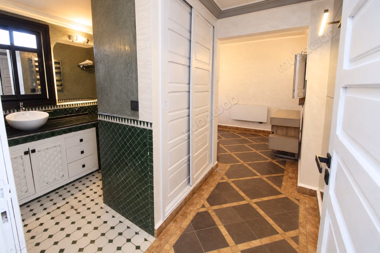 Hermosa casa con piscina climatizada en Charaf