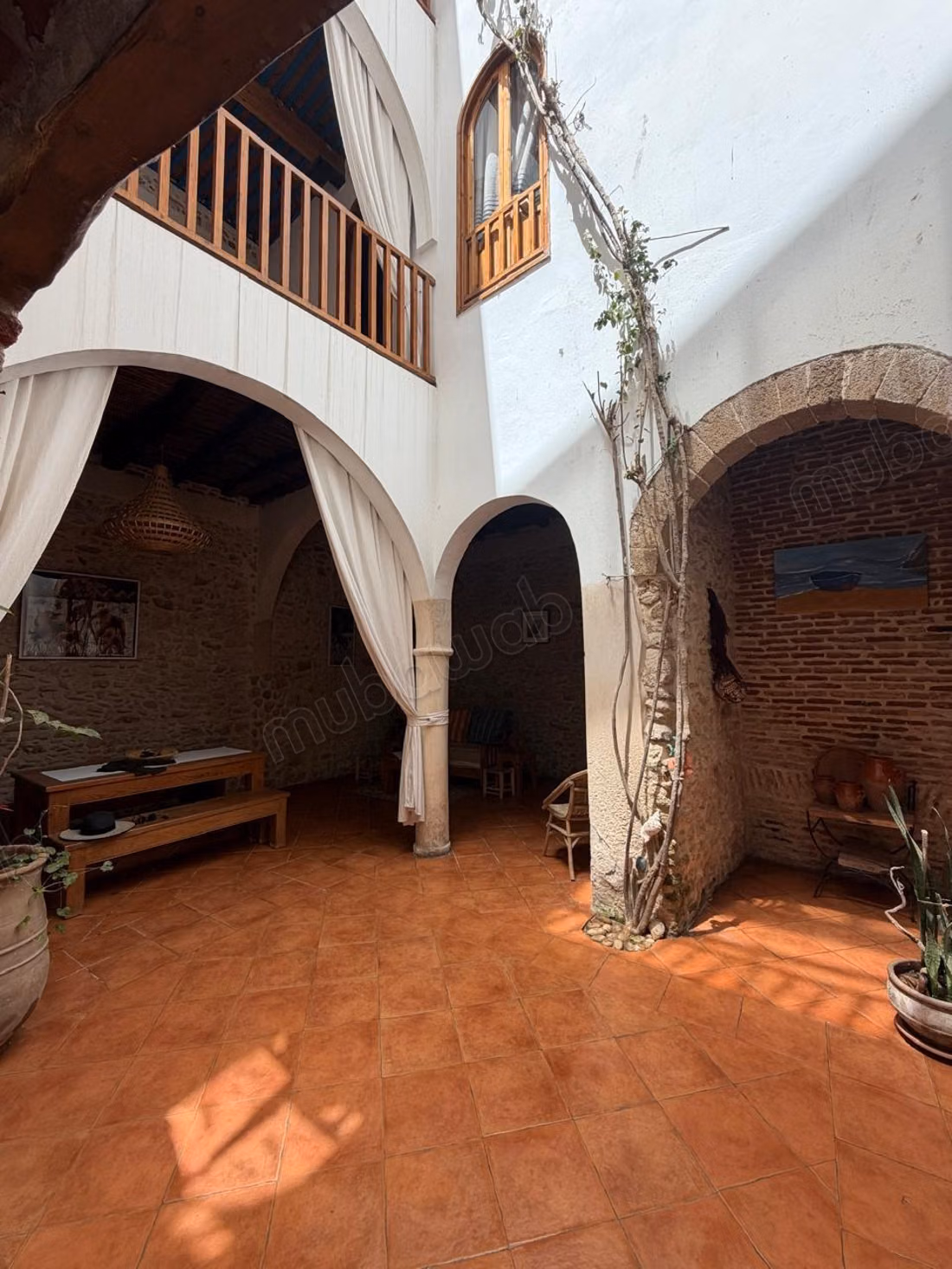 Riad for sale in Chbanat. 6 large rooms. Furnished