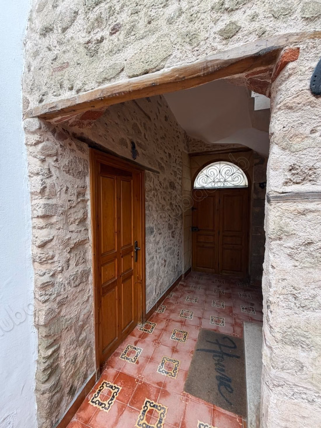 Riad for sale in Chbanat. 6 large rooms. Furnished