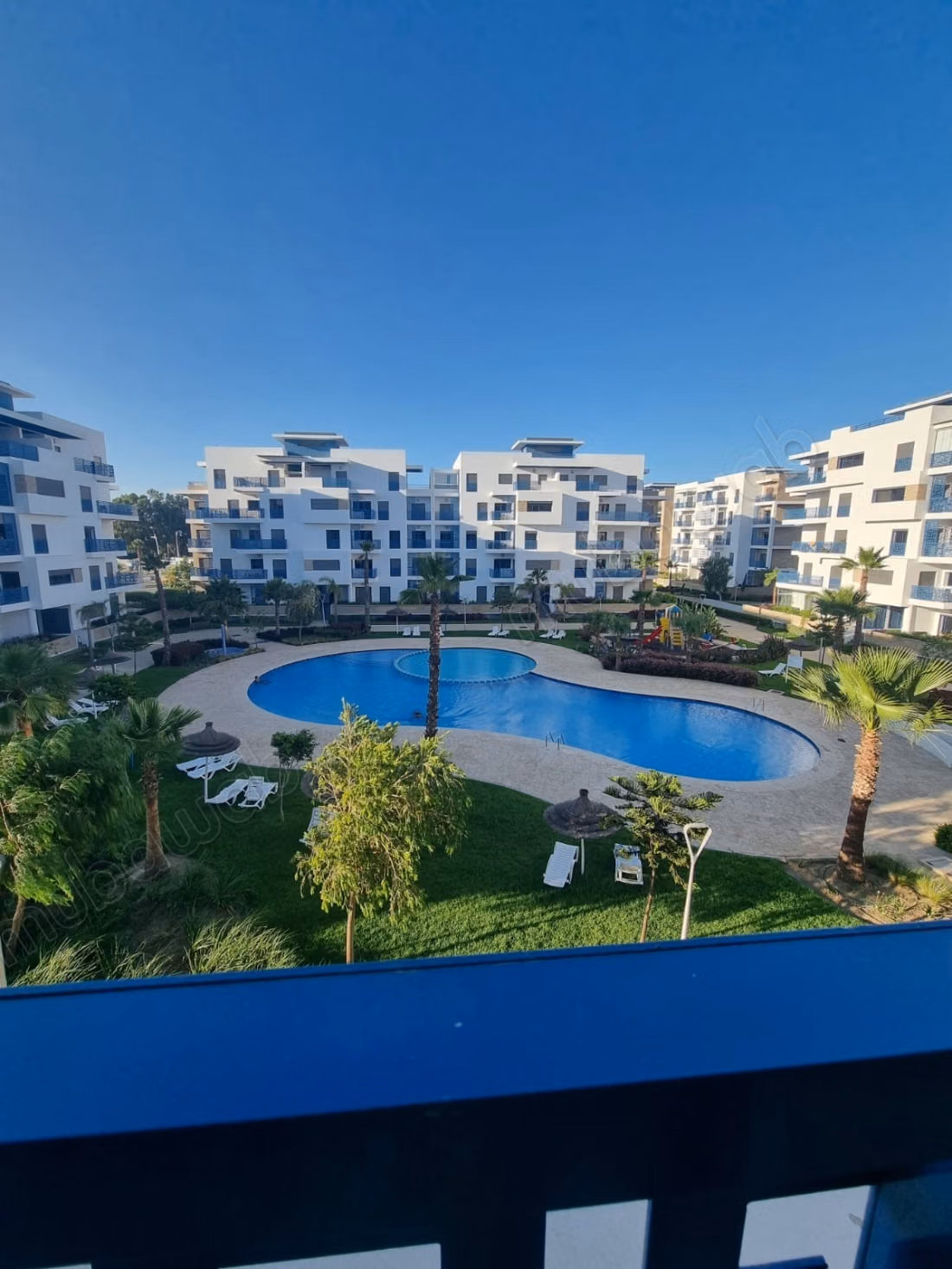 Super appartement avec vue sur piscine