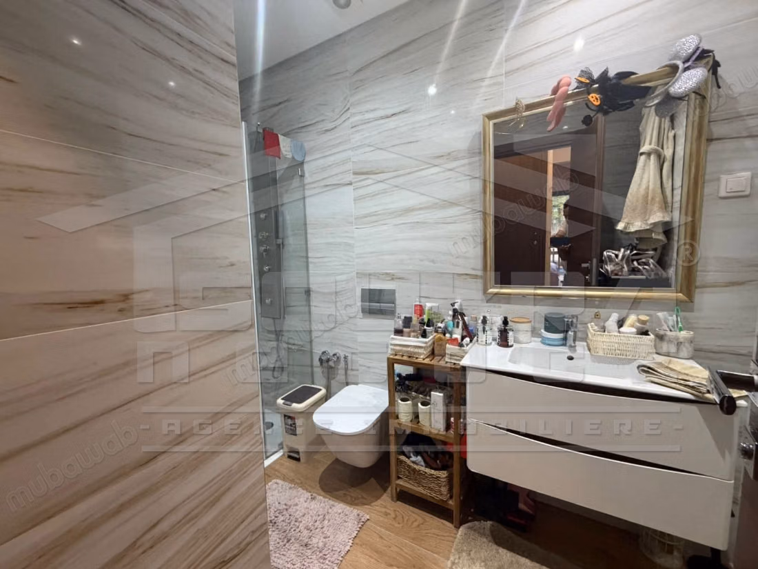 A vendre un magnifique appartement S3 à Chotrana 3