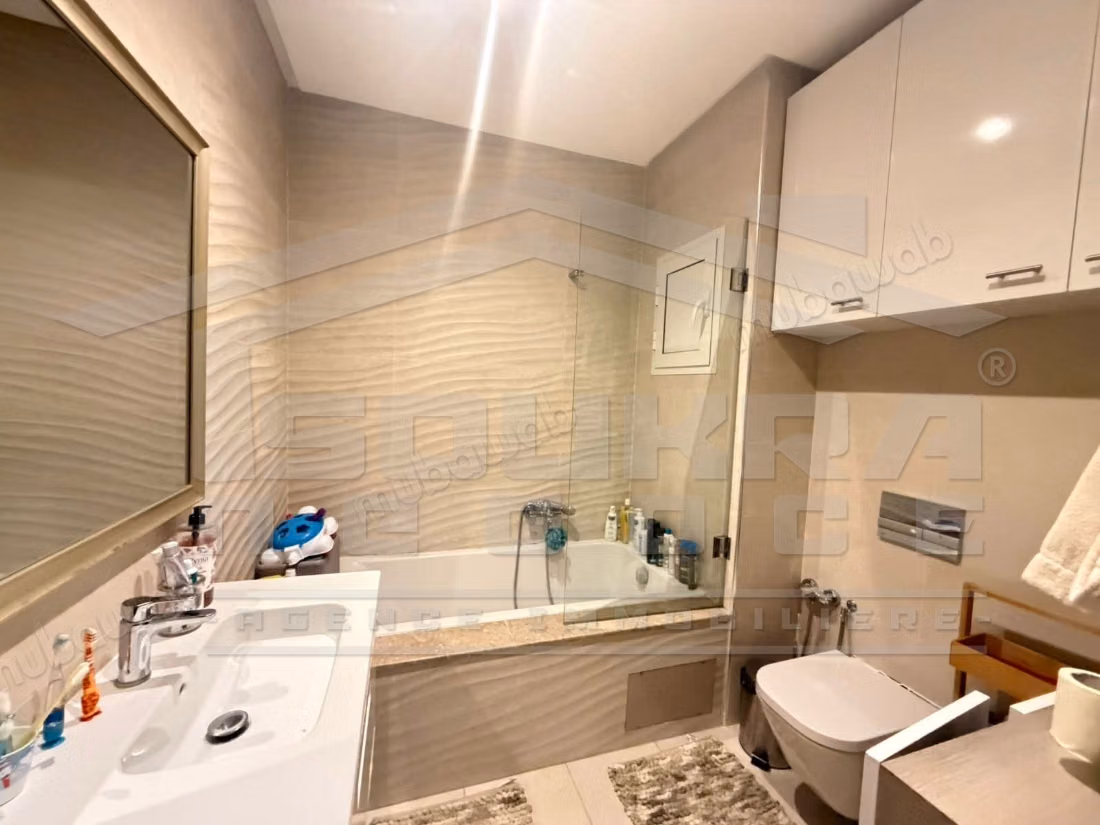 A vendre un magnifique appartement S3 à Chotrana 3
