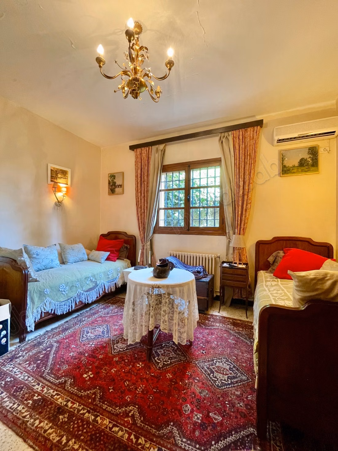 Villa coloniale avec des dépendances, Alain Savary
