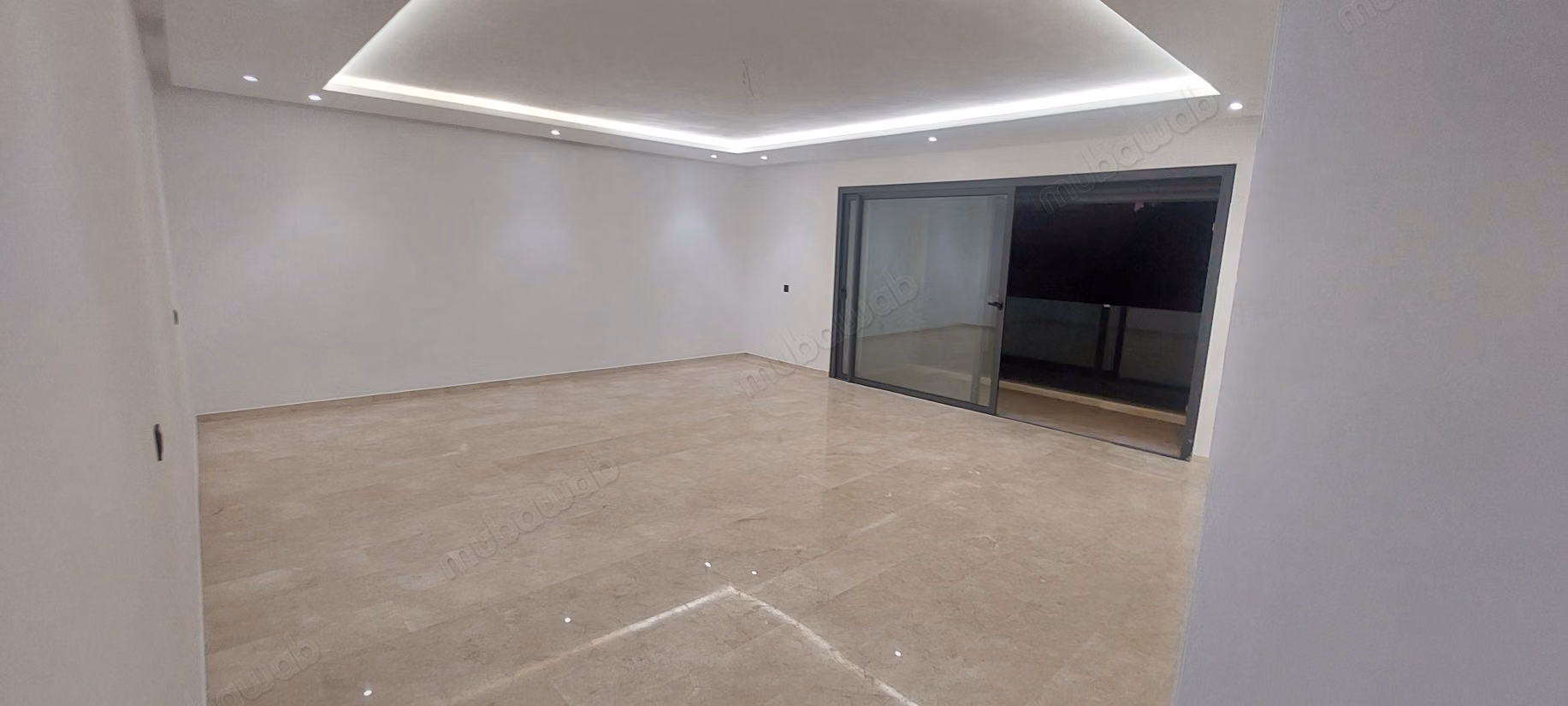 Bellissimo appartamento da affittare a Riyad. Superficie 130 m². Residenza con servizio di portineria, aria condizionata centrale