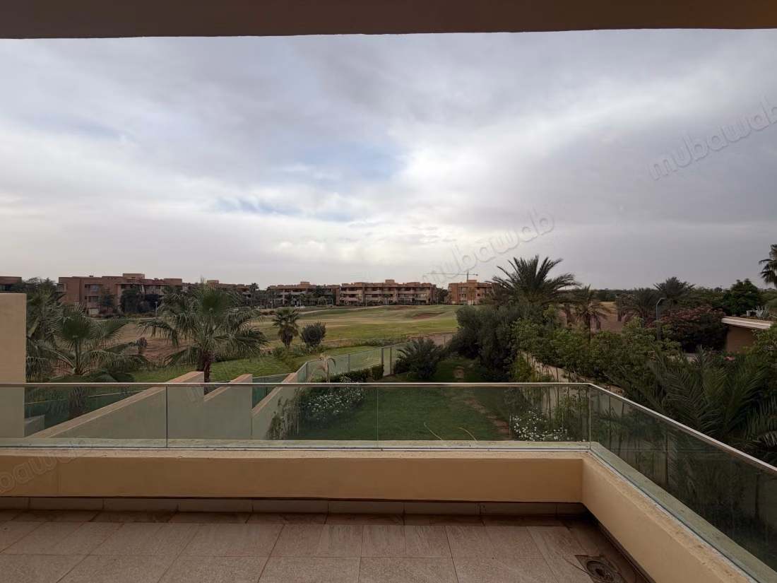 Villa de alta calidad en venta en Boulevard Med 6.10 habitaciones cómodas. Ático
