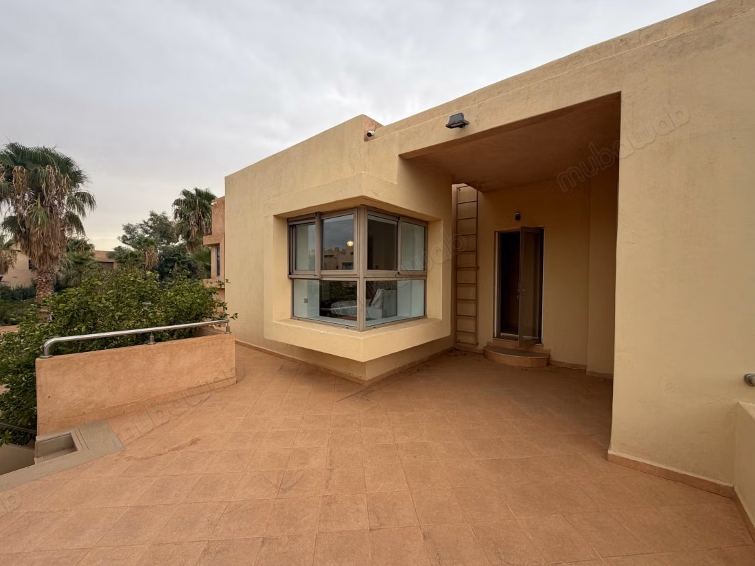 Villa de alta calidad en venta en Boulevard Med 6.10 habitaciones cómodas. Ático