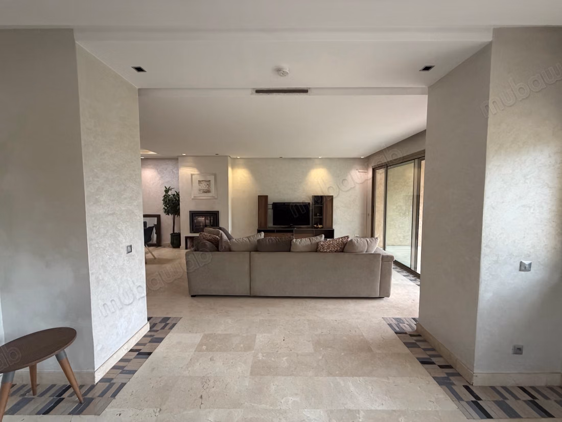 Villa de alta calidad en venta en Boulevard Med 6.10 habitaciones cómodas. Ático