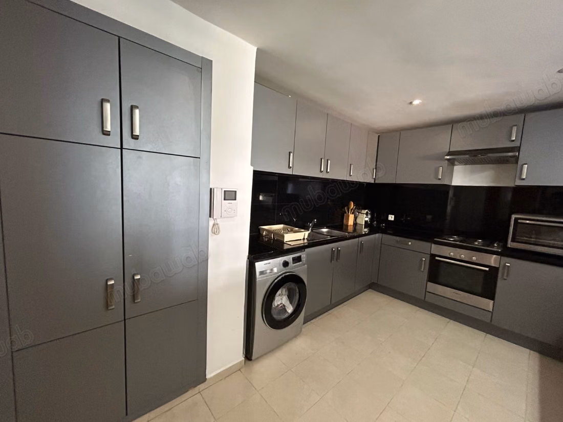 Ruim appartement met uitzicht op zee