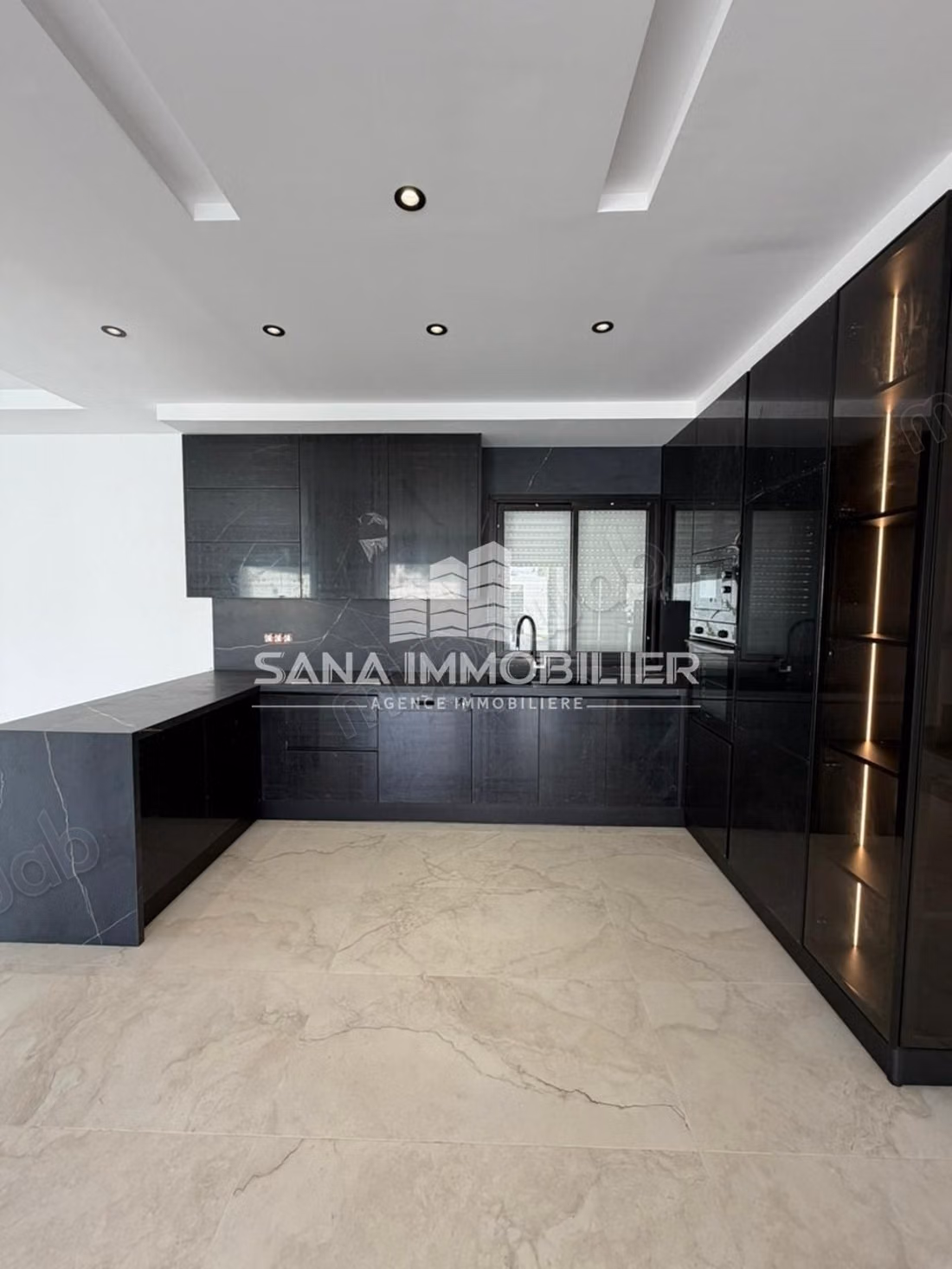  À VENDRE – Villa avec piscine