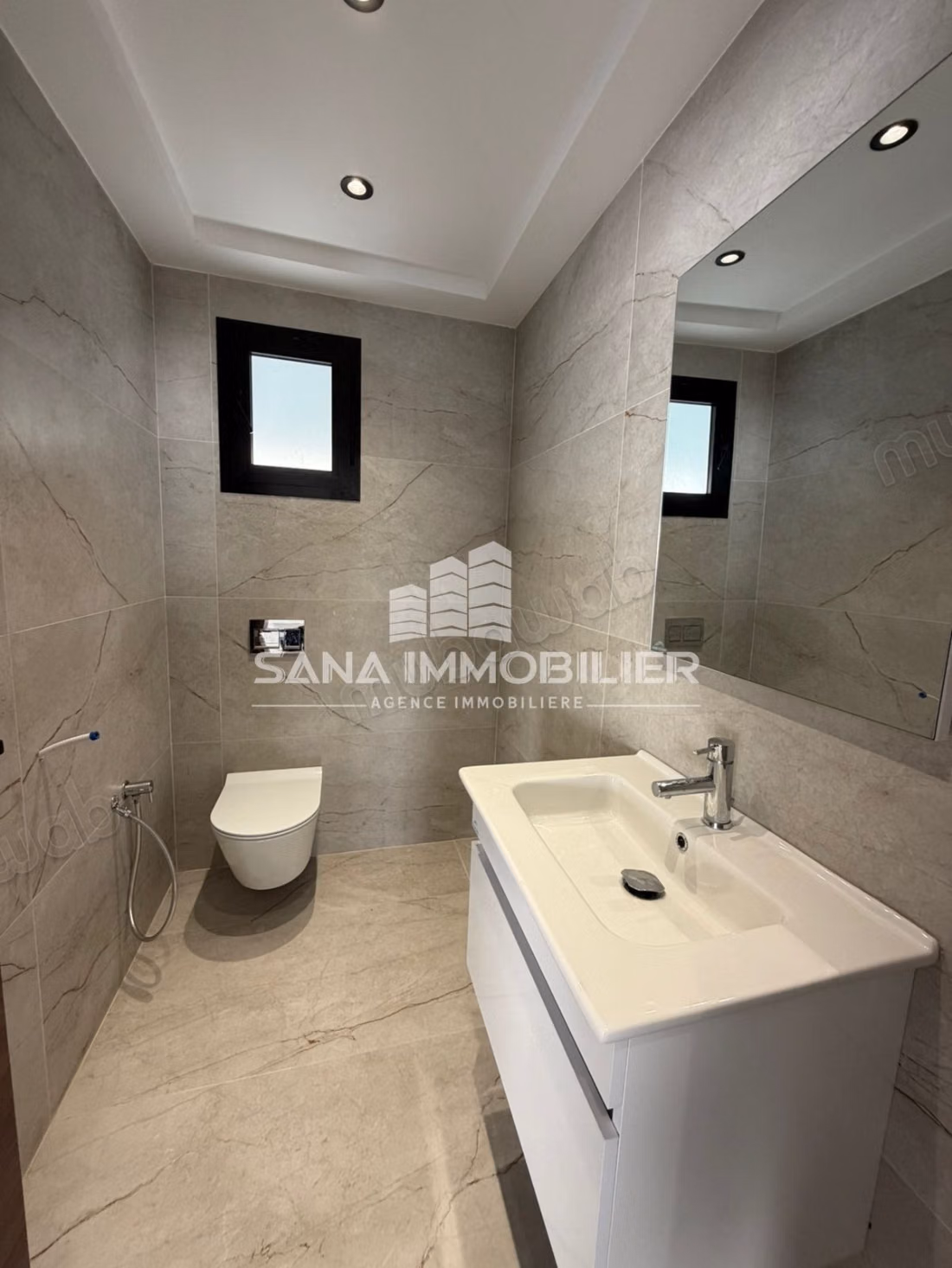  À VENDRE – Villa avec piscine