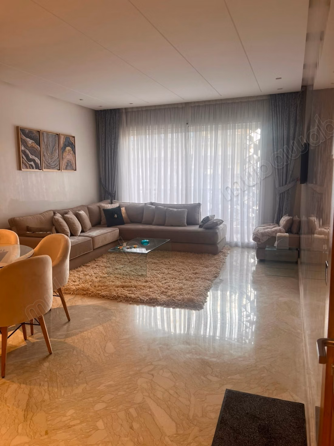 Appartamento in affitto a Oasis. 2 camere. Arredato