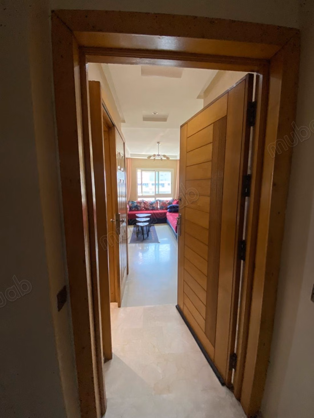 Louez cet appartement à Belvédère. 1 Pièce. Bien meublé