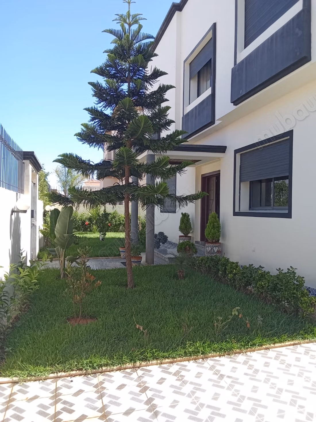 Villa de lujo en venta en Al Hamza. 4 piezas impresionantes