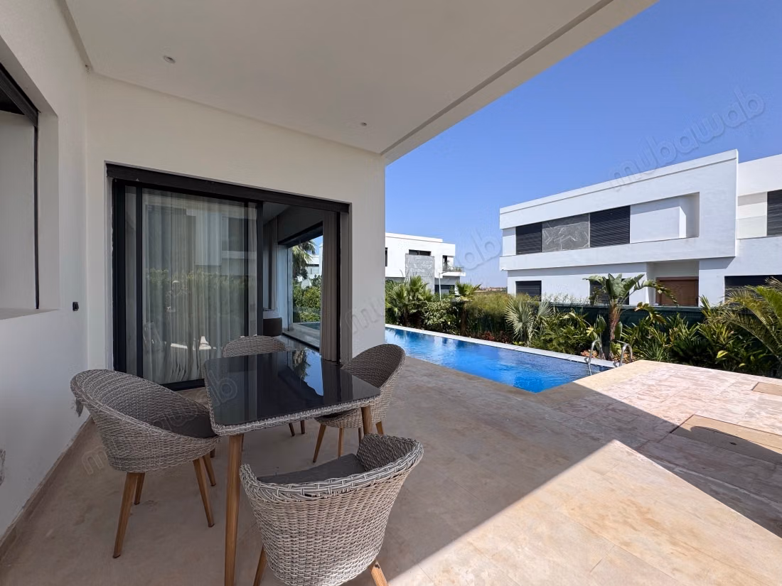 Luxurious villa for rent in El Menzeh. Total area 450 m². Furnished