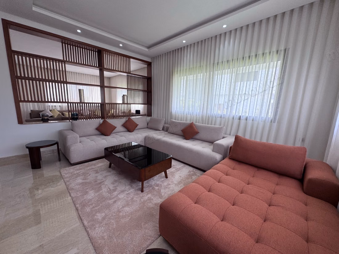 Luxurious villa for rent in El Menzeh. Total area 450 m². Furnished