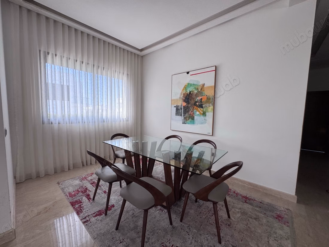 Luxurious villa for rent in El Menzeh. Total area 450 m². Furnished